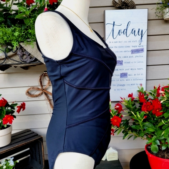 CHEROKEE ♡ Gorgeous Black 1pc Padded Bralette Clasps in Back Swimsuit 10 - Picture 8 of 11